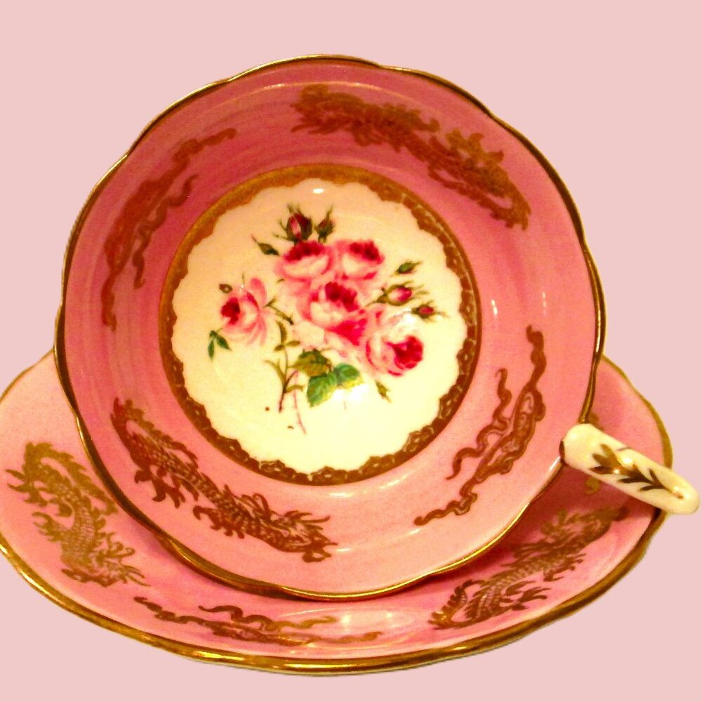 Vtg Royal Stafford bouquet of pink roses,rosebuds,greenery pedestal teacup set